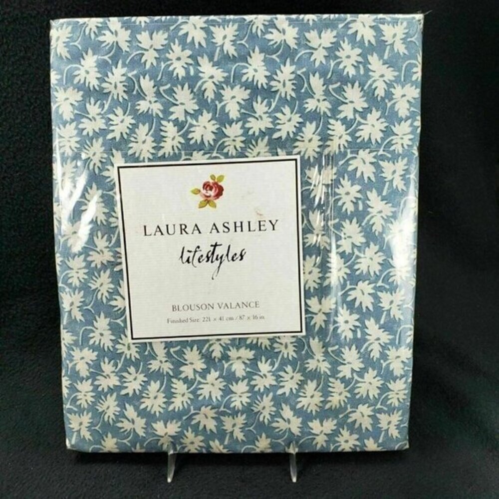 Laura Ashley Day‎ Dreams Window Blouson Valance 16 x 87 Blue White Cottage New